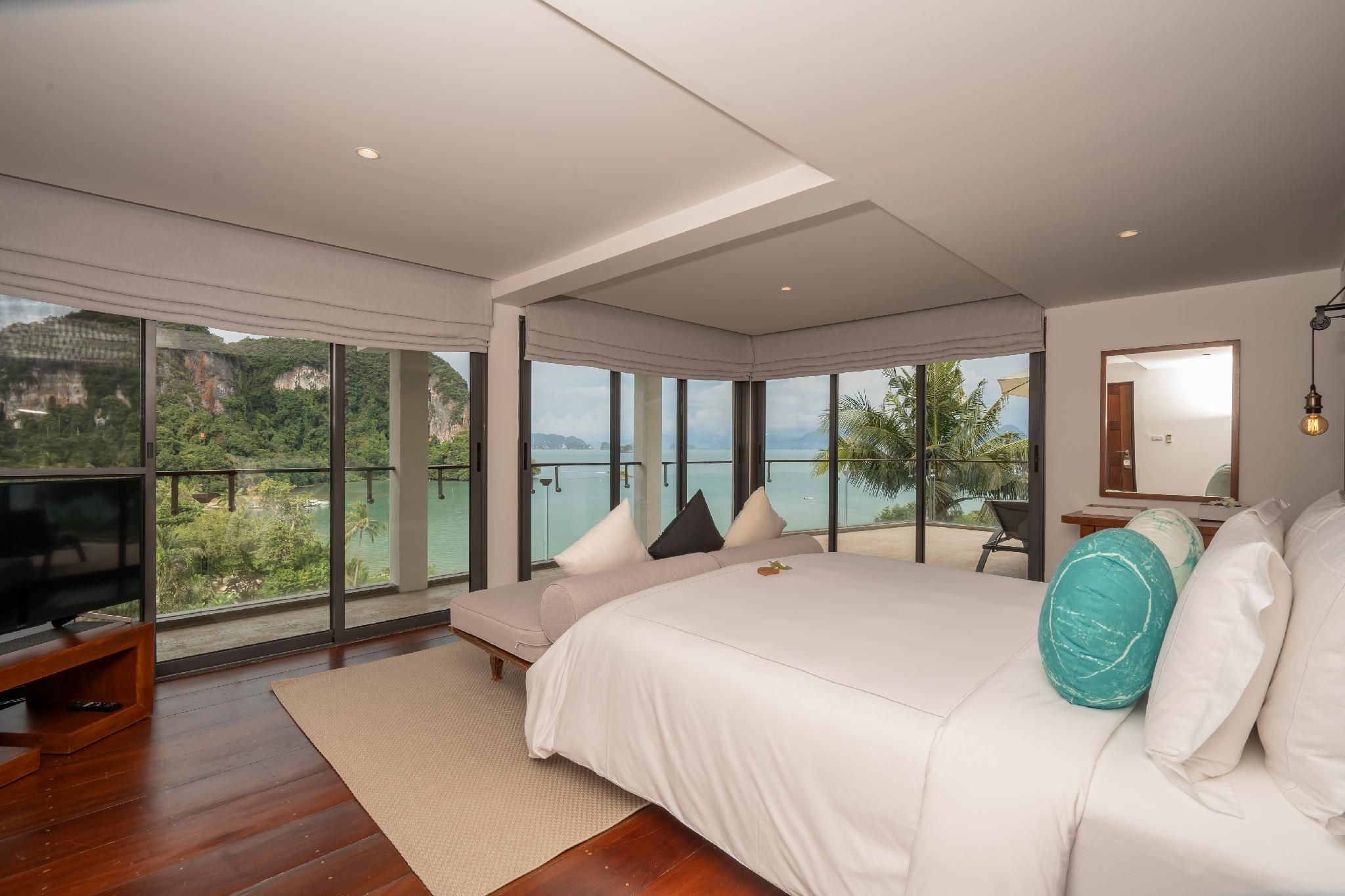 Hilltop Pool Villa