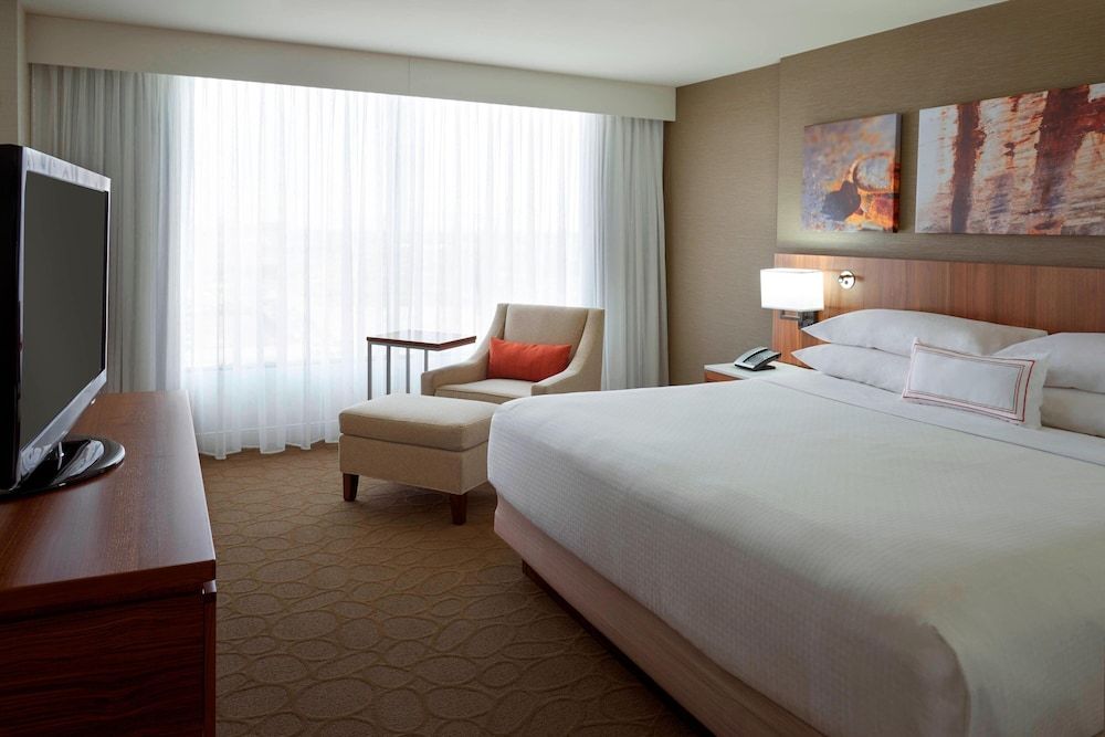 undefined Delta Hotels by Marriott Toronto Airport & Conference Centre 6