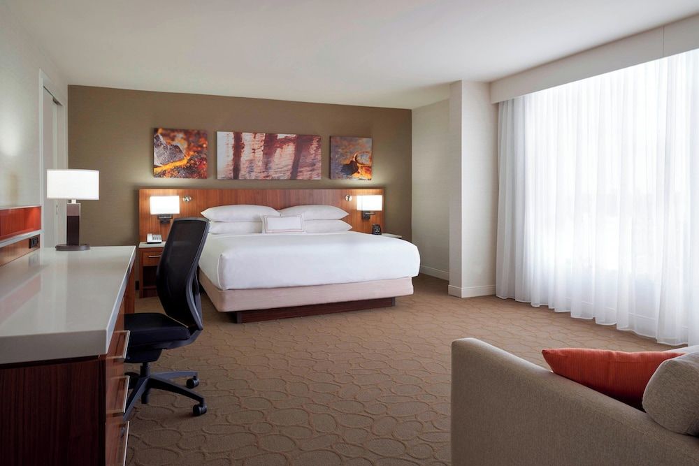undefined Delta Hotels by Marriott Toronto Airport & Conference Centre 4