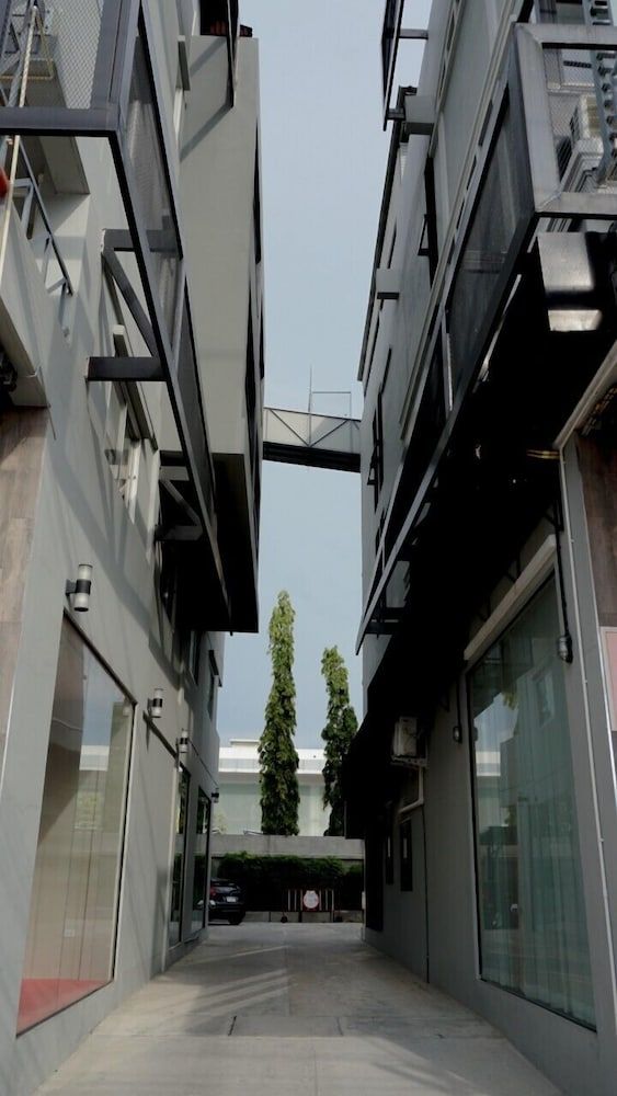 undefined B-Black Hotel Chonburi 7