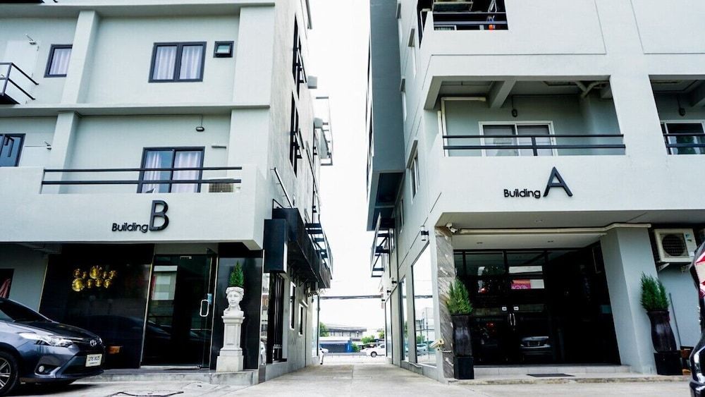 undefined B-Black Hotel Chonburi 6