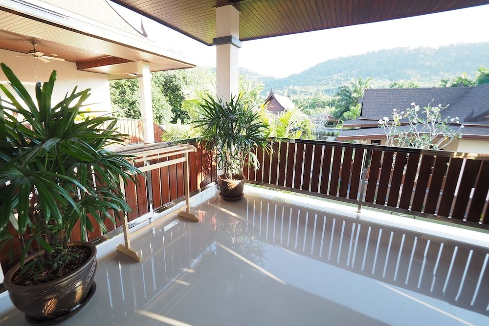 Chanapha Residence Standard Room, Balcony, Garden View 10