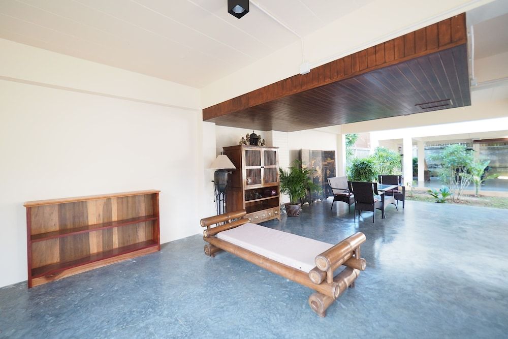 Chanapha Residence Standard Room, Balcony, Garden View 7