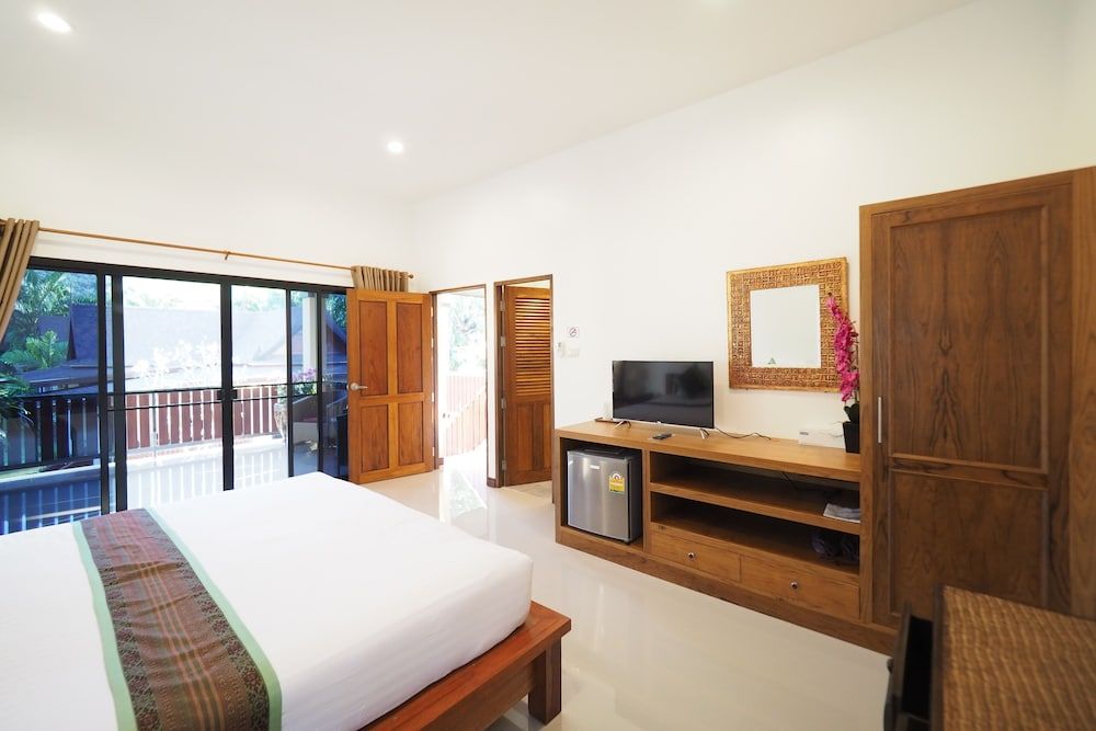 Chanapha Residence Standard Room, Balcony, Garden View 2