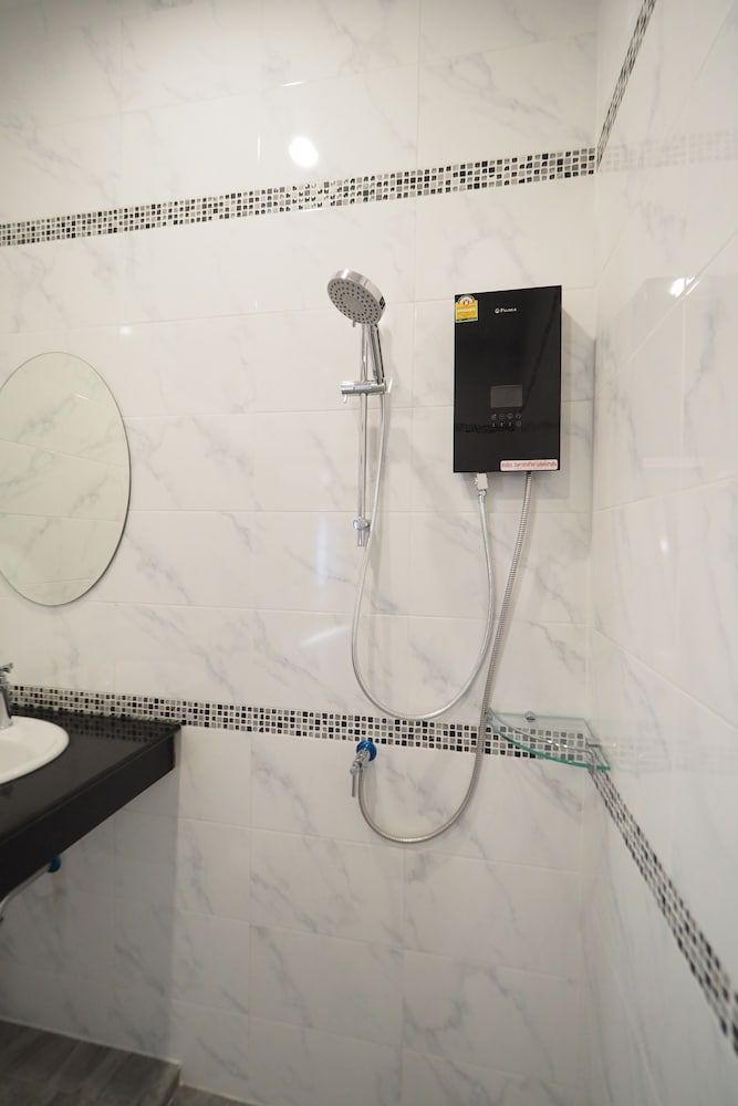 Chanapha Residence Standard Room, Balcony, Garden View 13