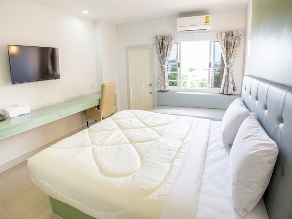 P.A. Thani Hotel Standard Double Room 4