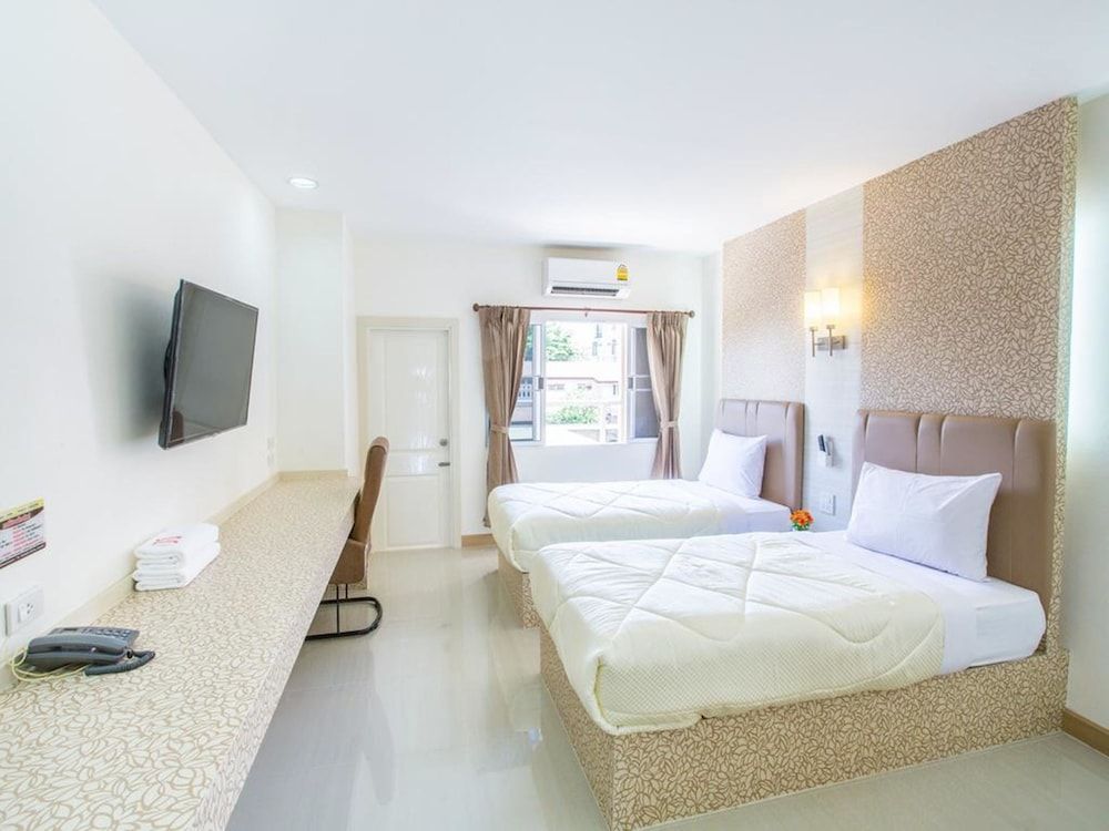 P.A. Thani Hotel Standard Twin Room 3