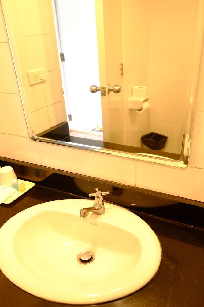 Wangkaew Resort Twin Cottage with Sea View 9