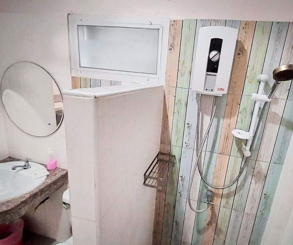 Baanloksouylokchay Superior Pool view 10