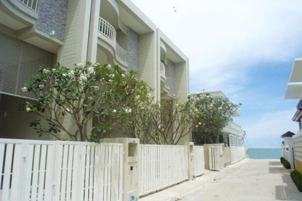 undefined Baan Sea Talay 8