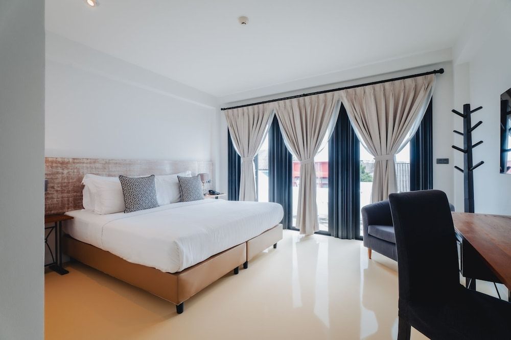 undefined Xinlor House 5