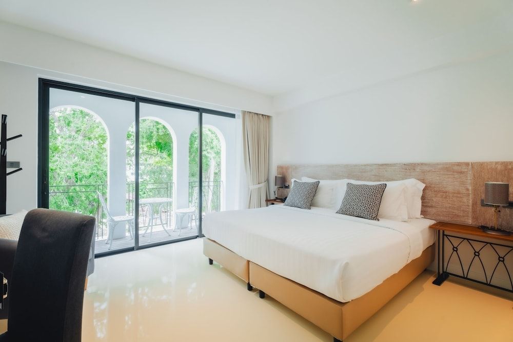 undefined Xinlor House 10