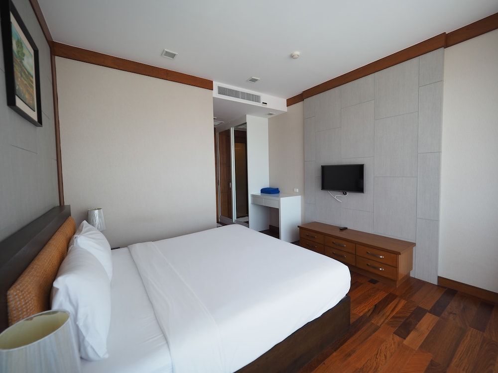 undefined Q Conzept Condominium 10