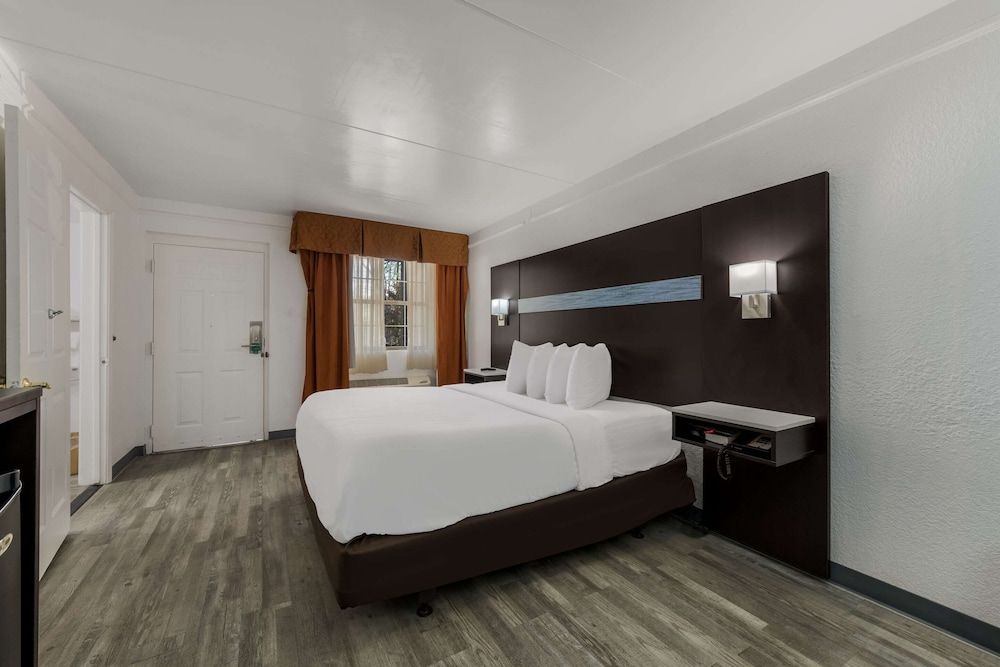 Room, 1 King Bed, Accessible, Non Smoking