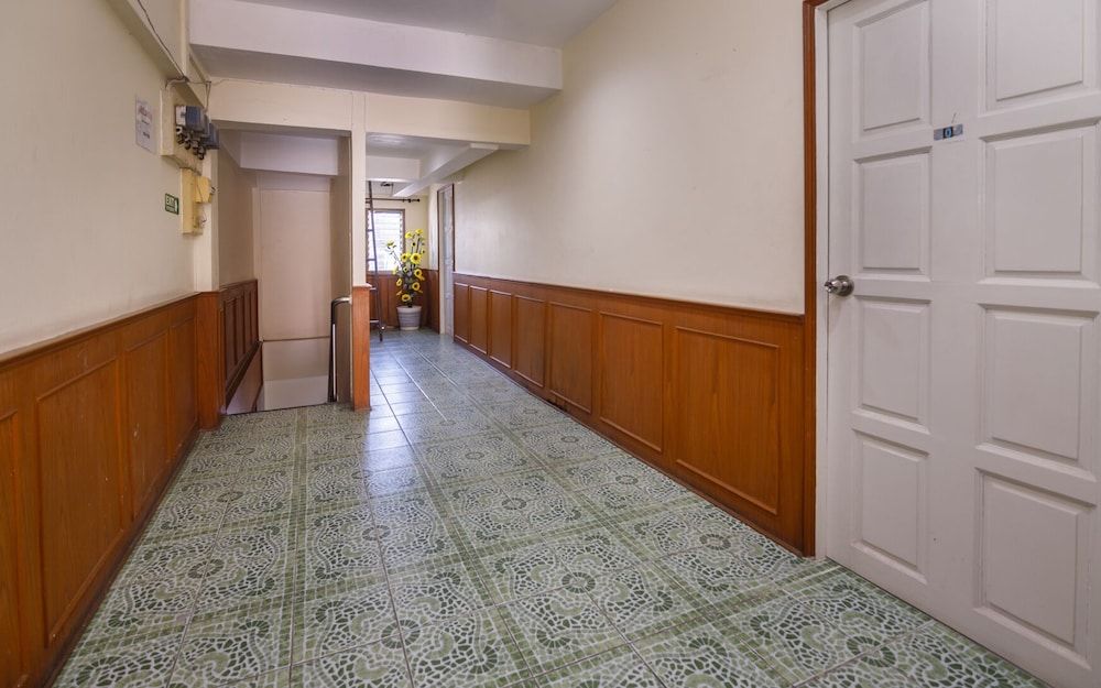 Travellers Rest Hotel Standard with Balcony 13