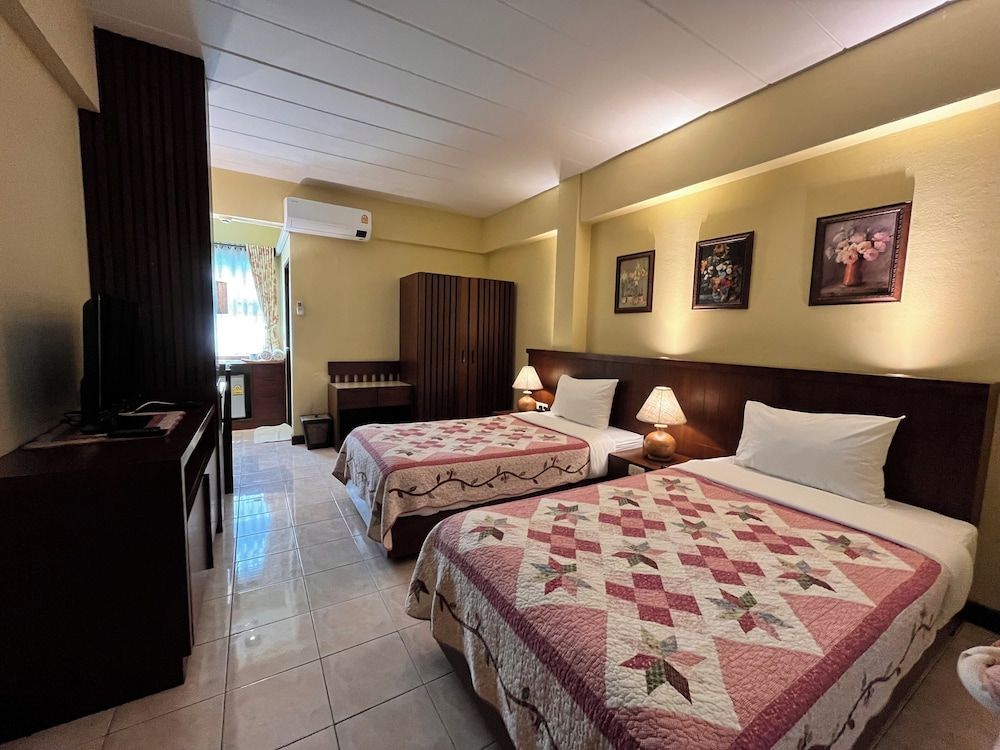 Rommai Greenpark Lampang Standard Twin Room 5