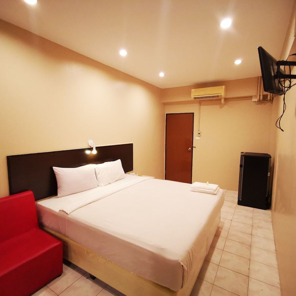 KKinn South Pattaya Hotel Standard Double Room 9