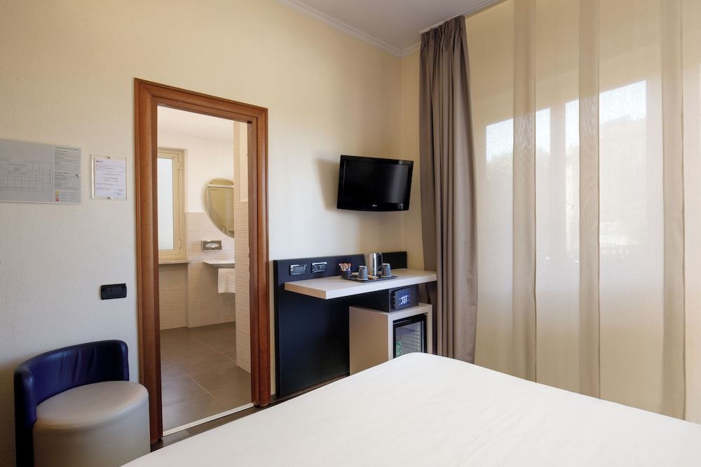 Best Western Globus Hotel Economy Room, 1 Double Bed 7