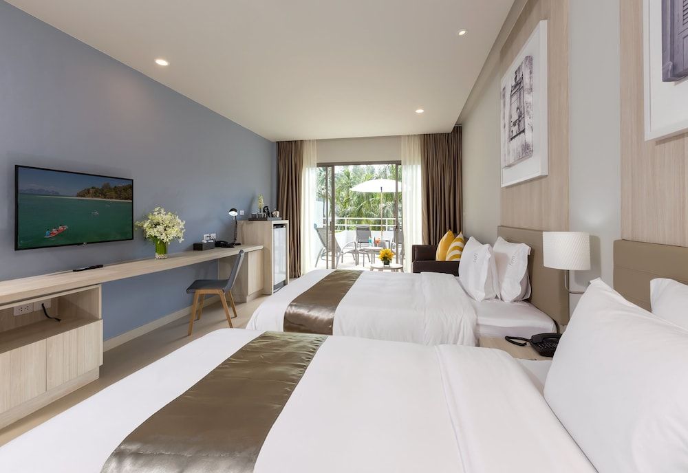 X10 Khaolak Deluxe Triple Room (Family Wing) 8