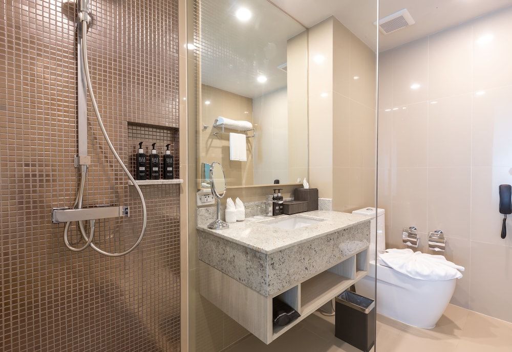 X10 Khaolak Deluxe Triple Room (Family Wing) 10