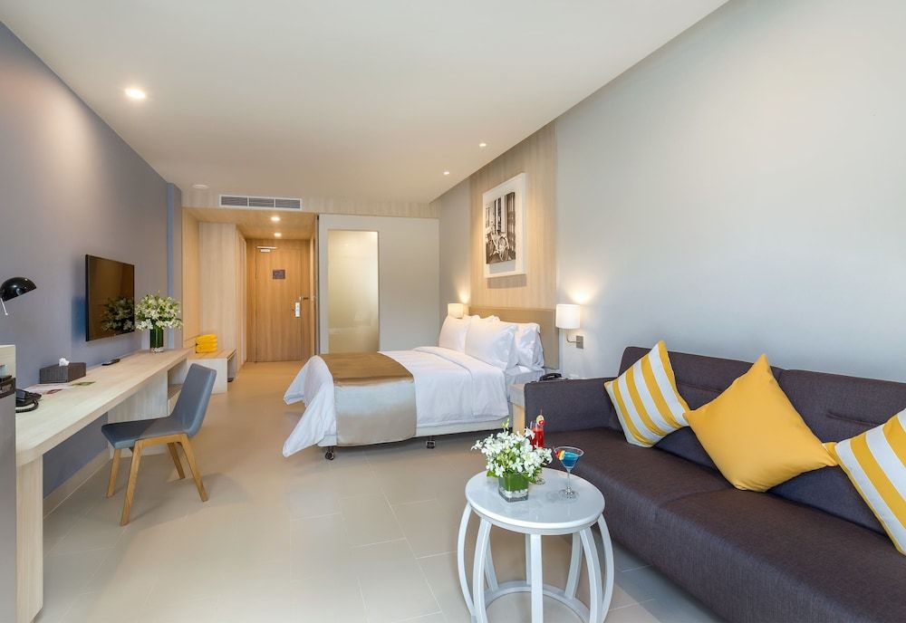 X10 Khaolak Deluxe Triple Room (Family Wing) 7