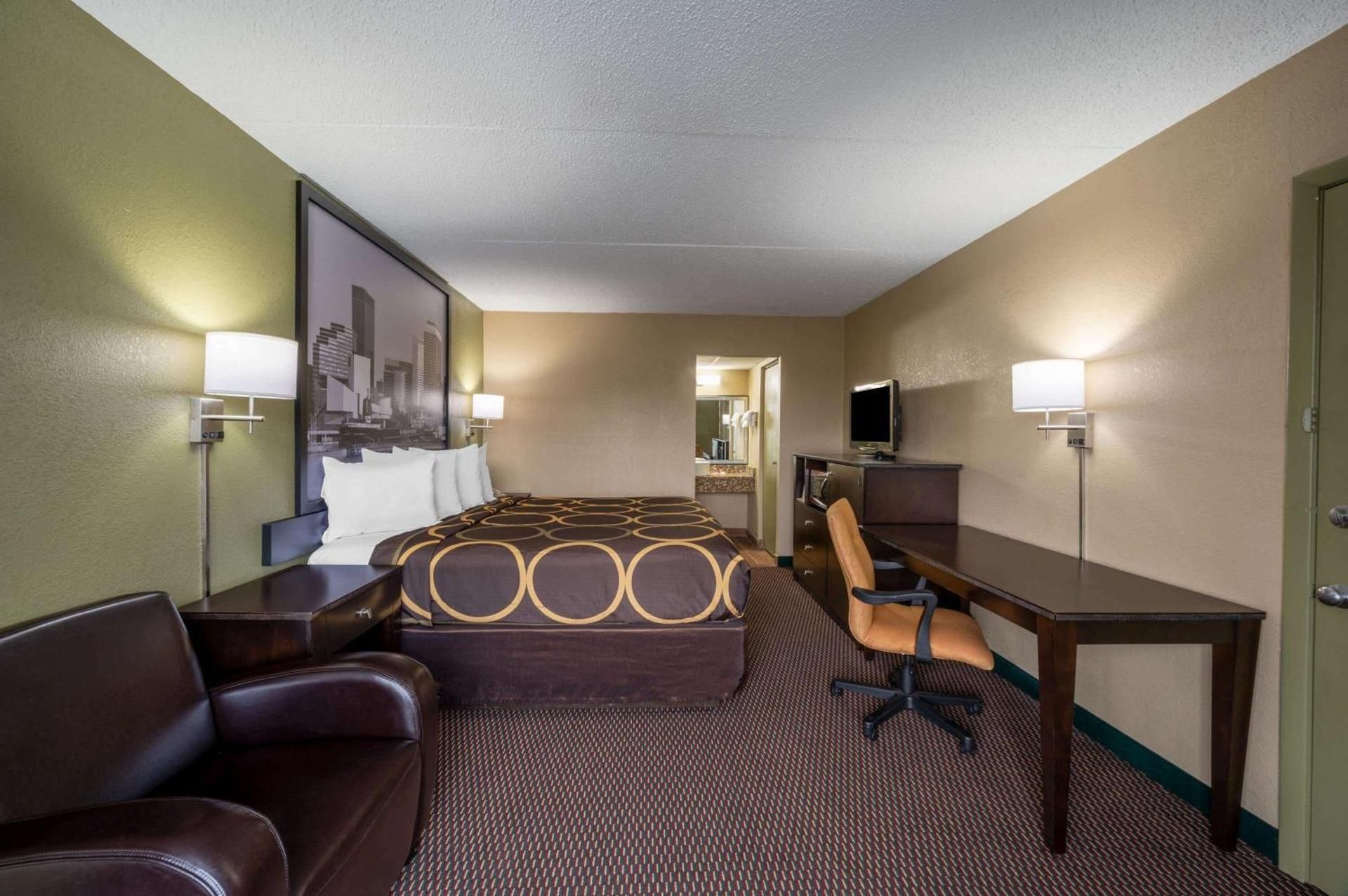 1 King Bed, Smoking