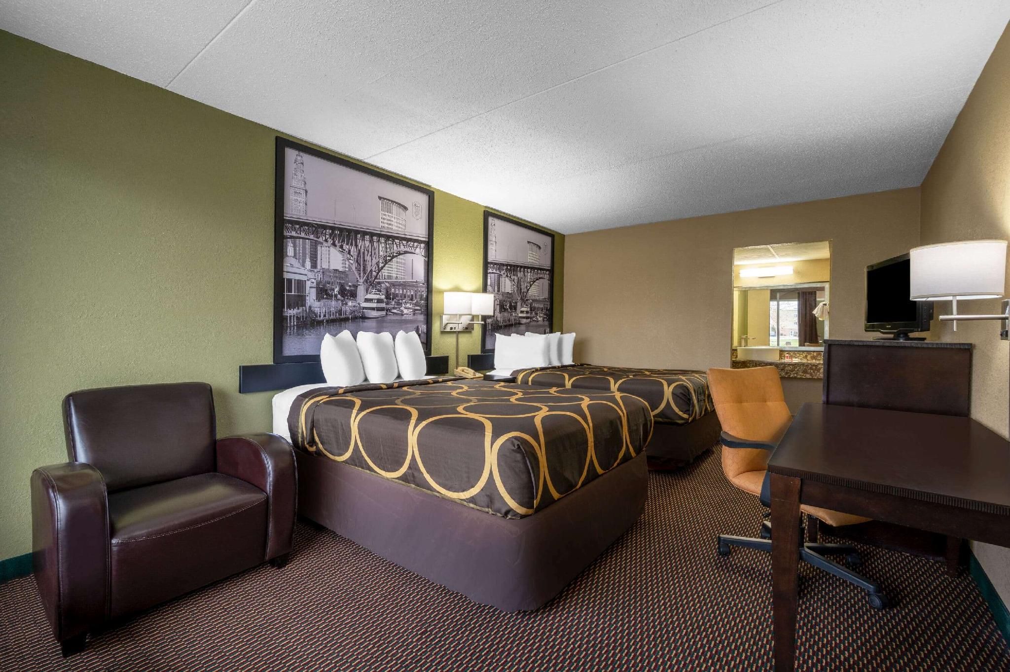 2 Double Beds, Pet Friendly, Smoking