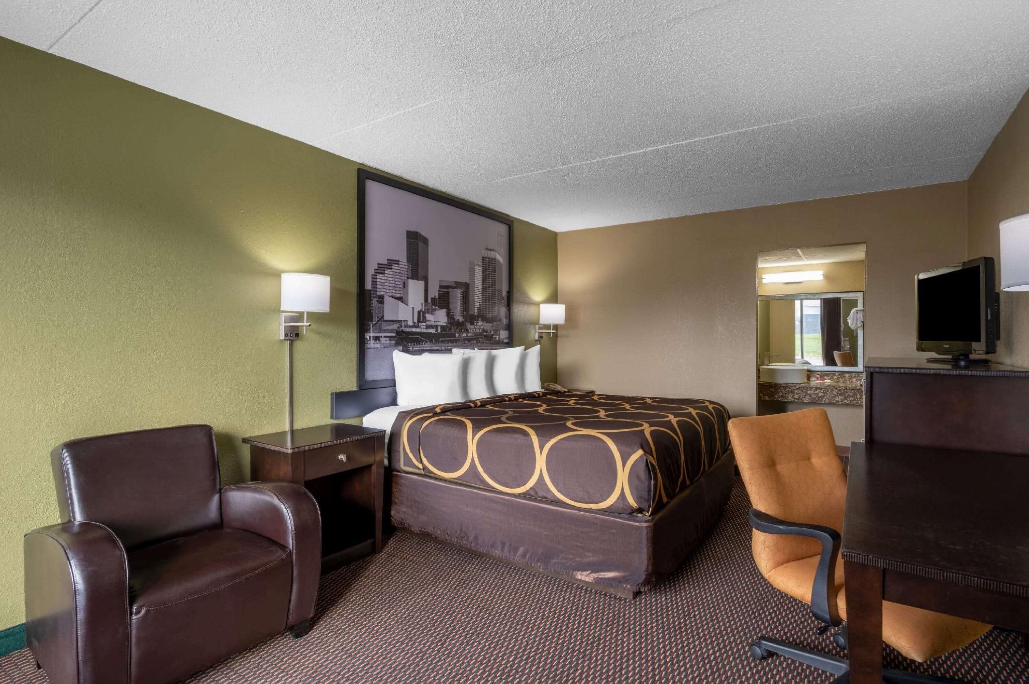 1 King Bed, Non-Smoking