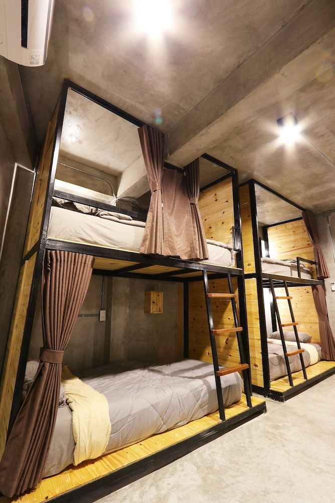 Hanu Hostel 8-Bed Mixed Dormitory Room 10