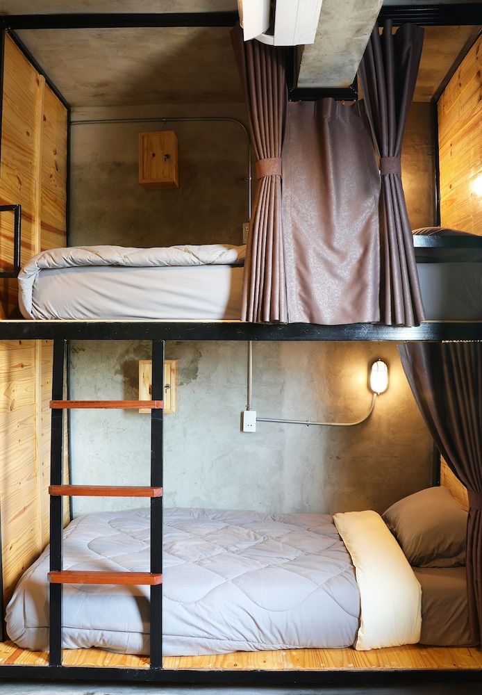 Hanu Hostel 6-Bed Private Room 11