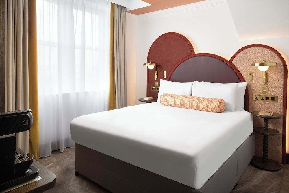 Grand Room, 1 King Bed with Sofa bed