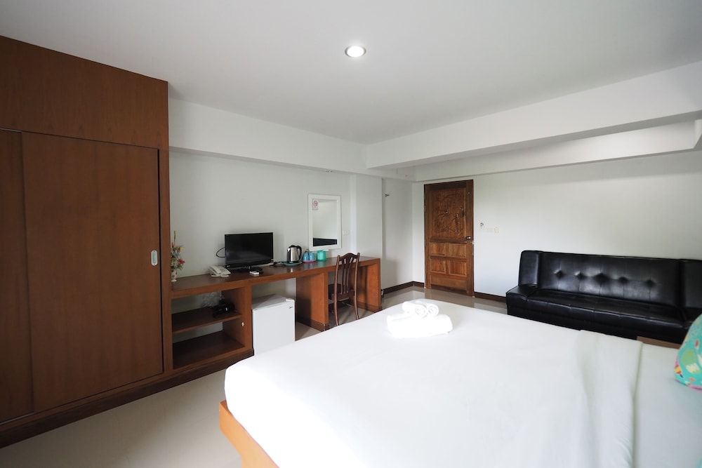 Phuhi Hotel Standard Double Room 4