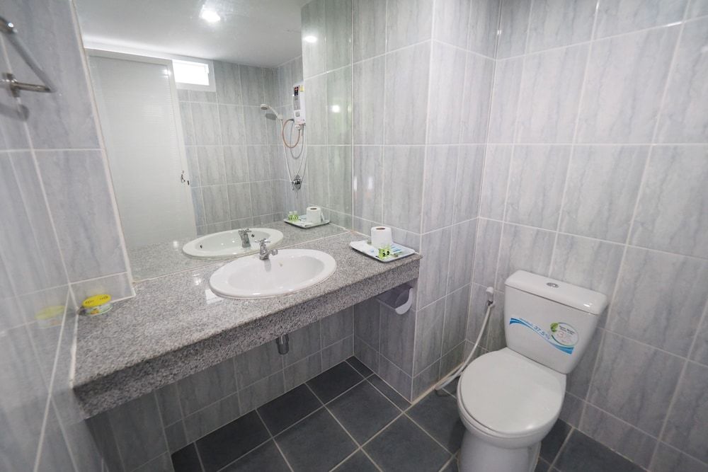 Phuhi Hotel Standard Double Room 9