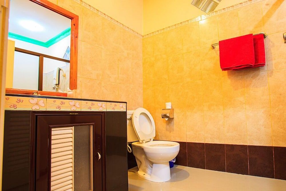 Pailin Resort Standard Twin Room 3