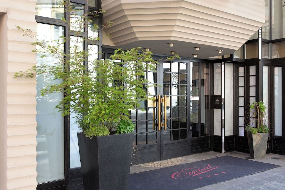 undefined Hotel Central 10
