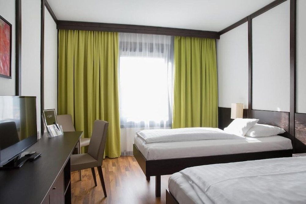 undefined Hotel Central 3
