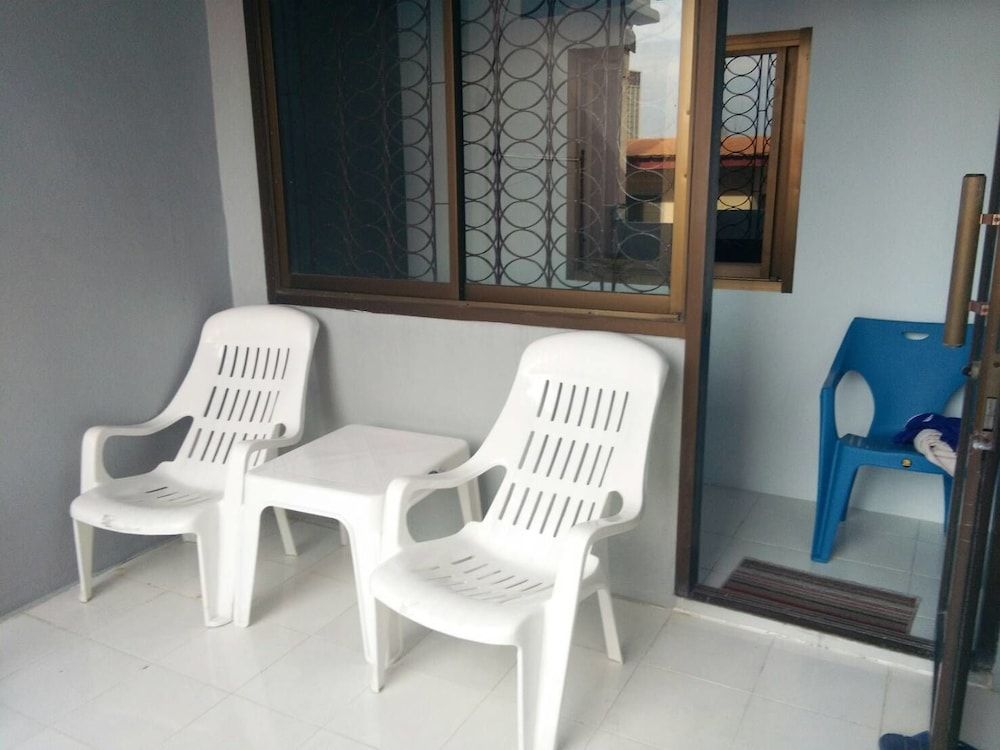 A & P House Charansanitwong Family Room 3