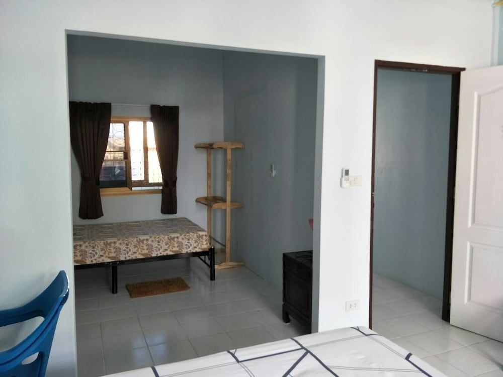 A & P House Charansanitwong Family Room 5