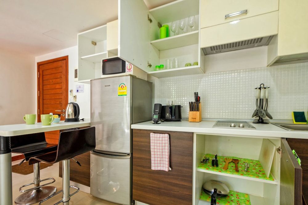 Karon Butterfly Residence Apartment, 1 King Bed with Sofa bed, Mountain View 9