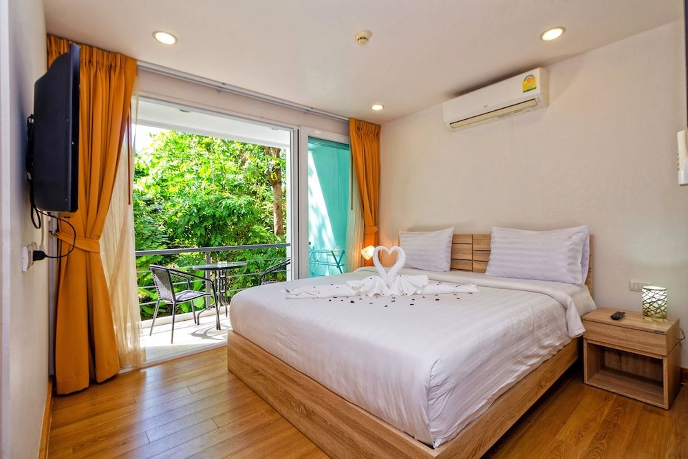 Karon Butterfly Residence Apartment, 1 King Bed with Sofa bed, Mountain View 6