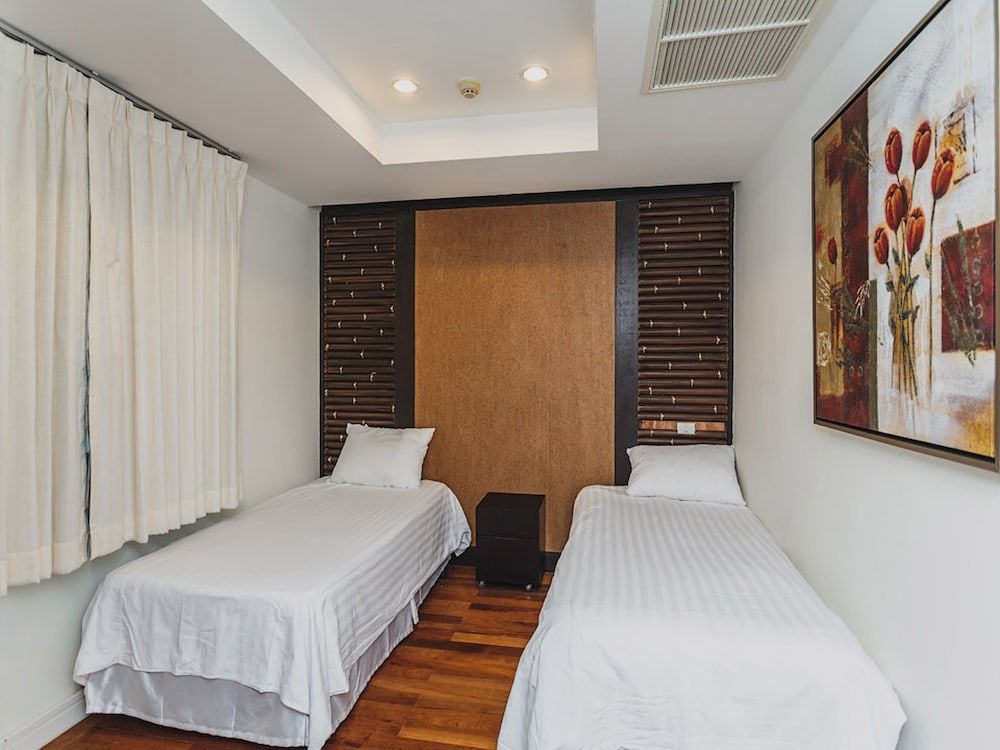 Studio, 2 Bedrooms
