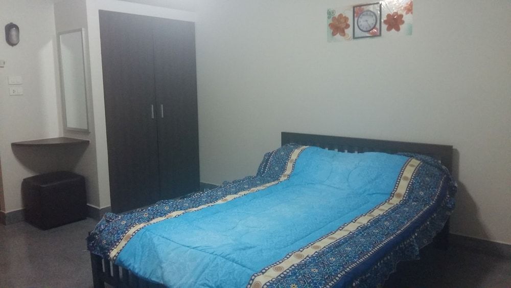 J 168 Living Standard Room 8