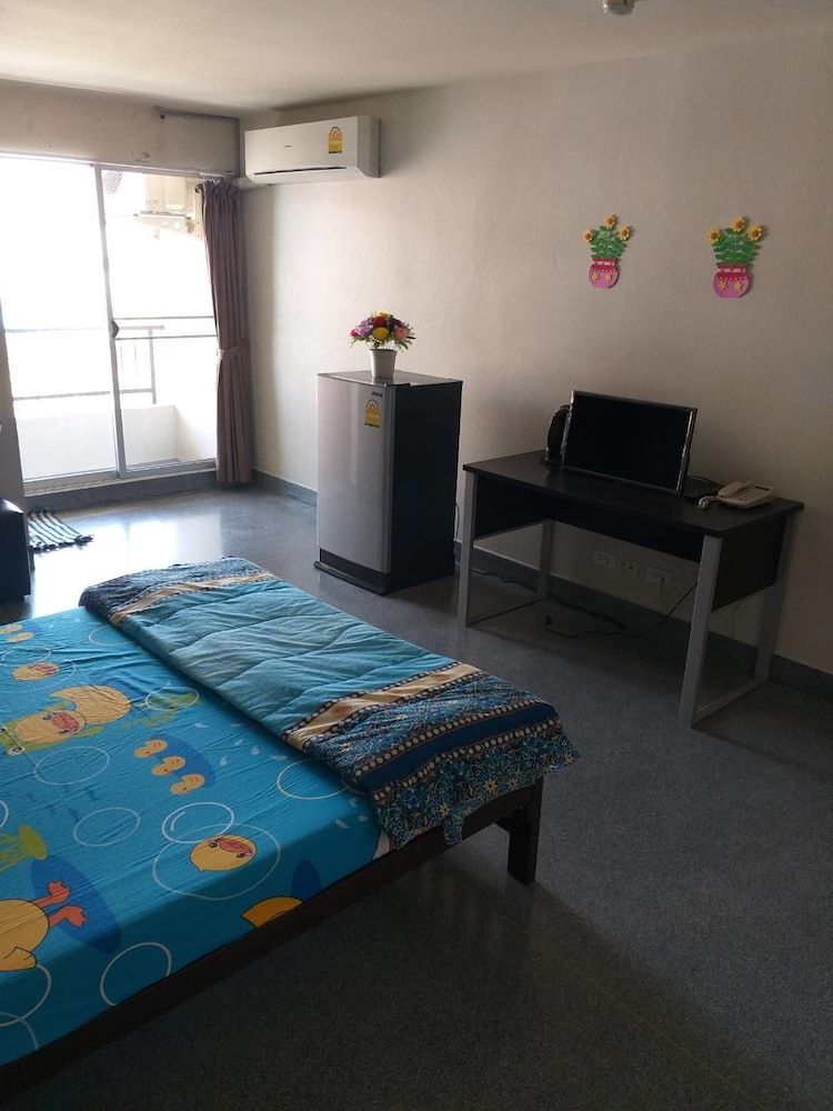 J 168 Living Standard Room 17