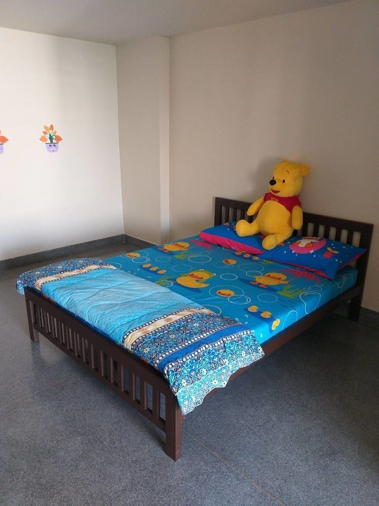 J 168 Living Standard Room