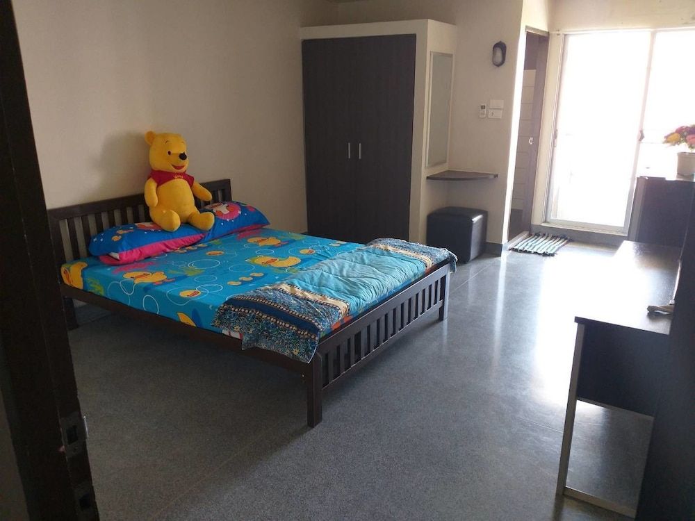 J 168 Living Standard Room 5