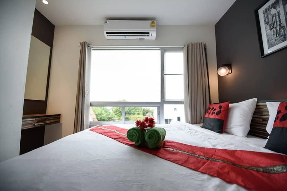 48 Metro Hotel Bangkok Deluxe Double Room 9