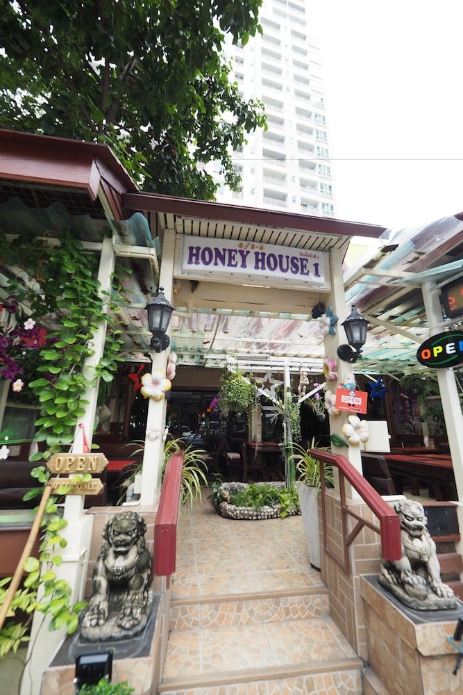 undefined Honey House1 3