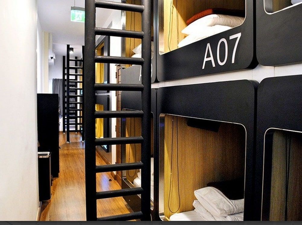 My Hostel Ratchada Private Capsule Male Dormitory 8