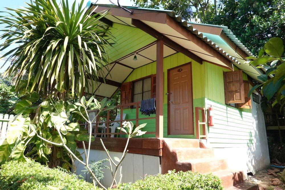 Green Cottage Beach Resort Standard Bungalow with Air Condition 6