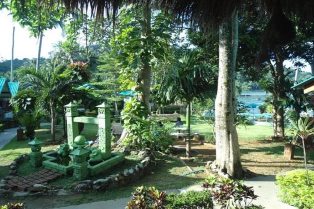undefined Green Cottage Beach Resort 2